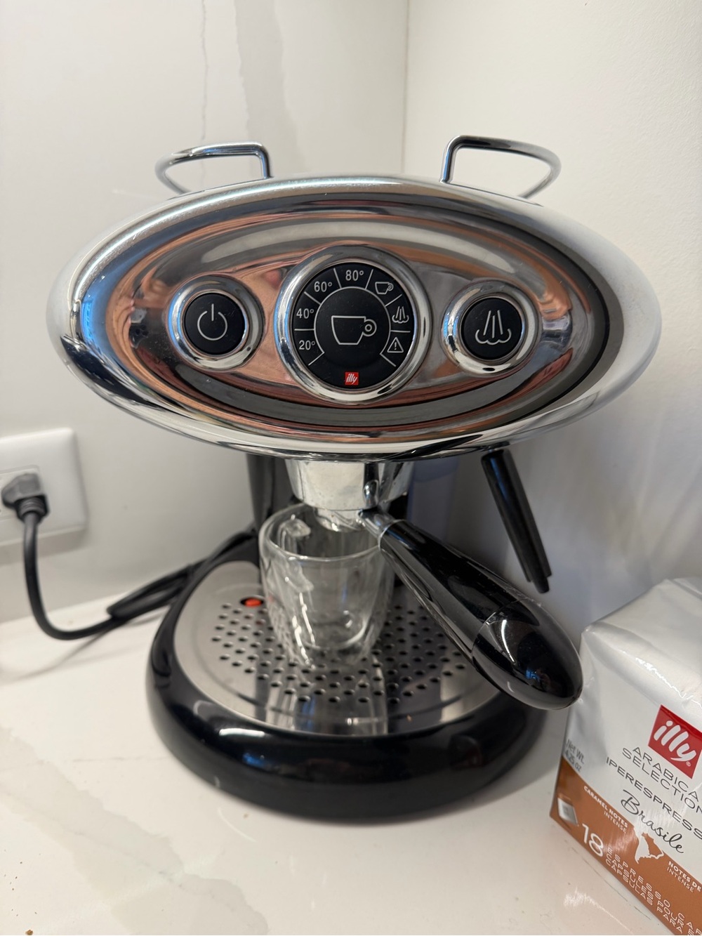Illy Espresso Machine in Chrome and Black